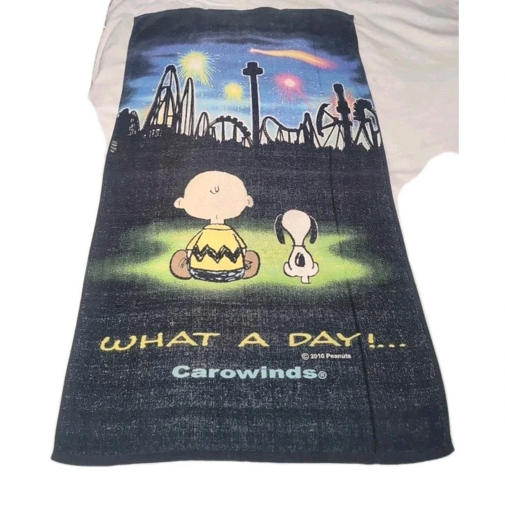 2010 Peanuts Snoopy Charlie Brown Carowinds NC SC Towel Beach Bath Pool 56